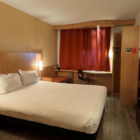 Ibis Istres Trigance Hotel Exterior photo