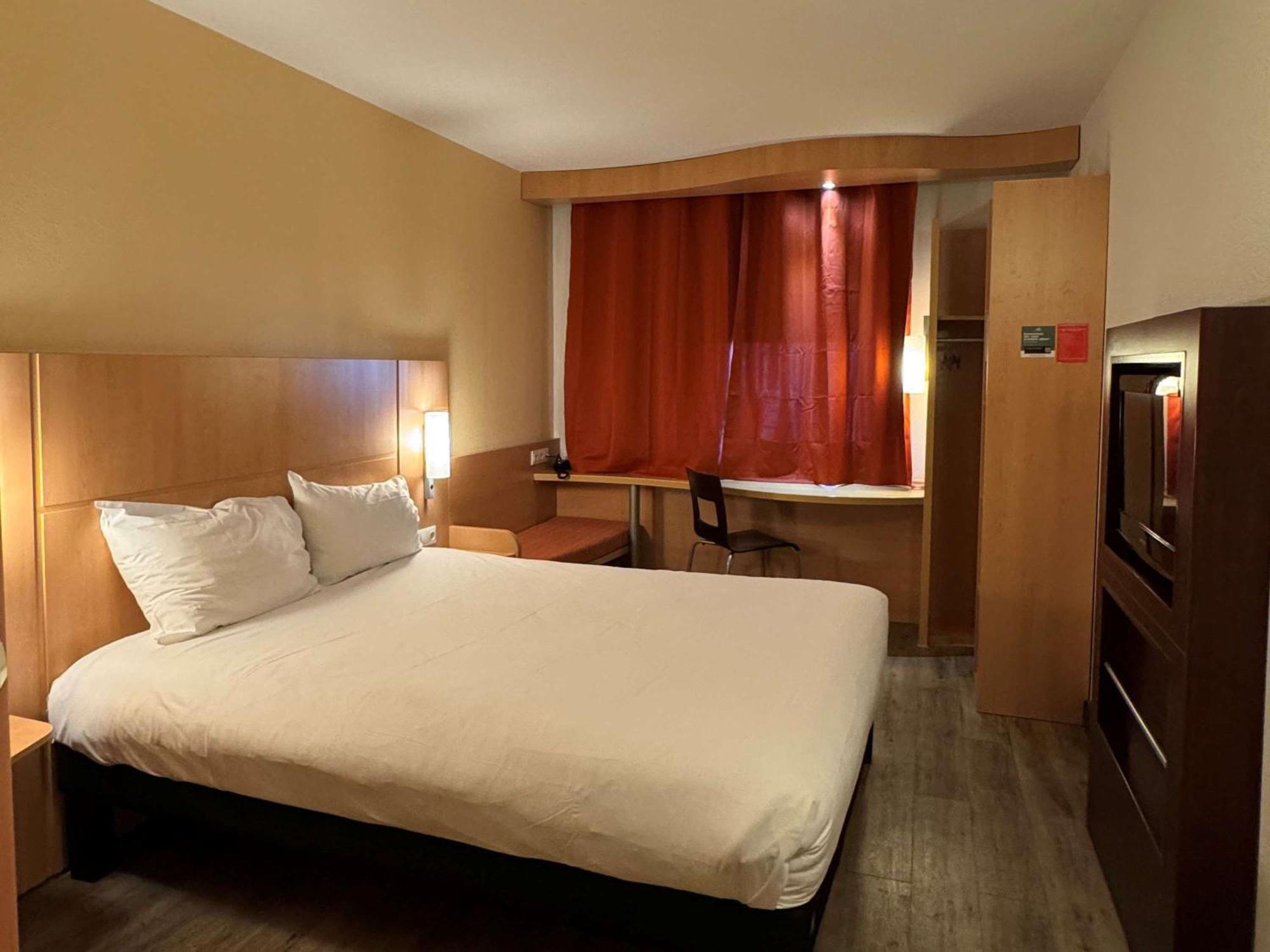 Ibis Istres Trigance Hotel Exterior photo