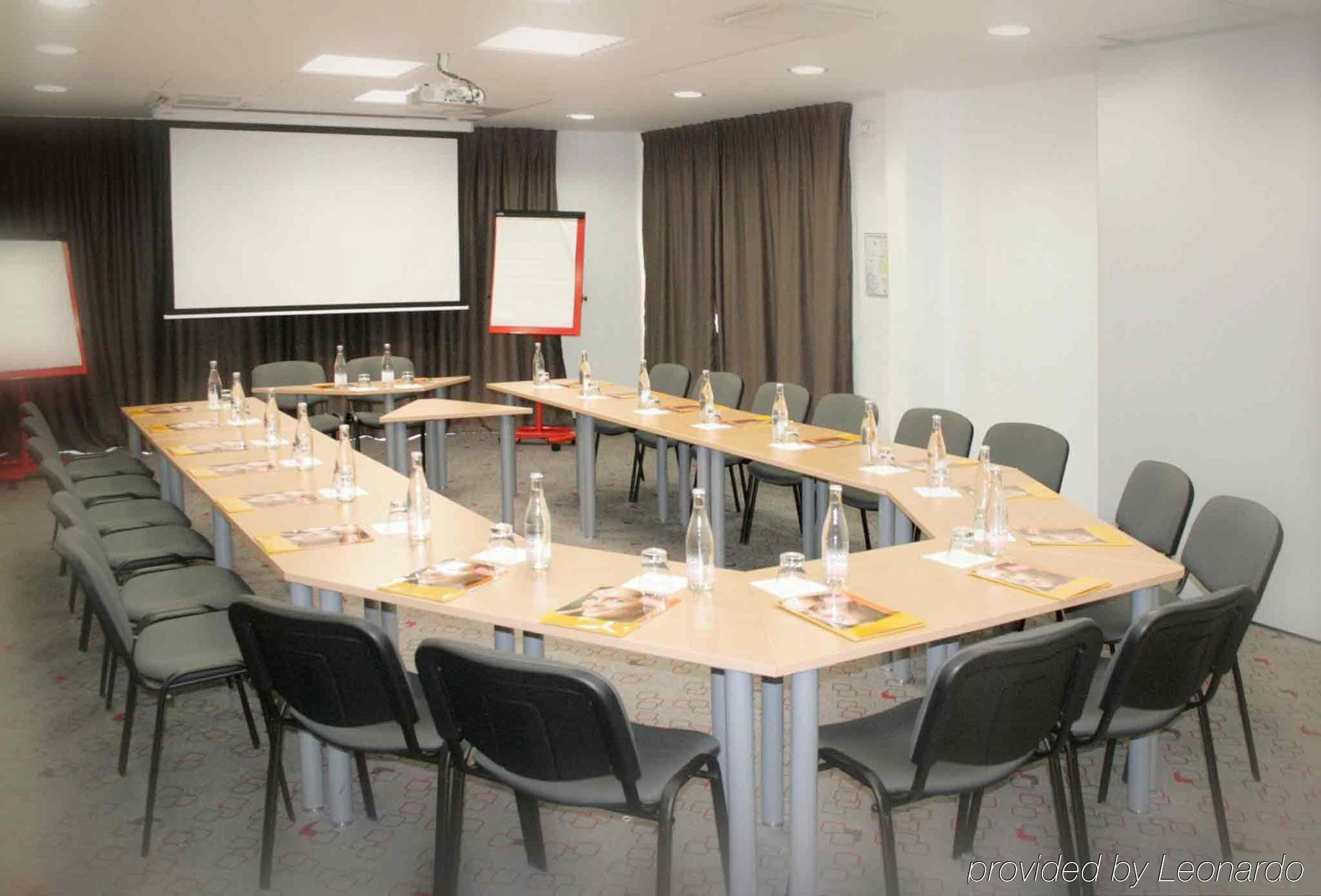 Ibis Istres Trigance Hotel Exterior photo