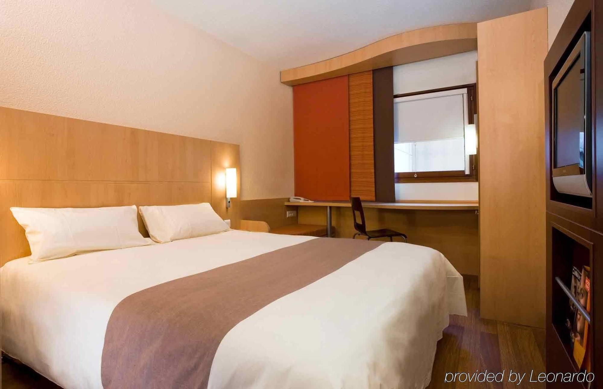 Ibis Istres Trigance Hotel Exterior photo